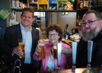 Business rates to be cut by 30% for pubs, cafés, hotels and gyms in Wales