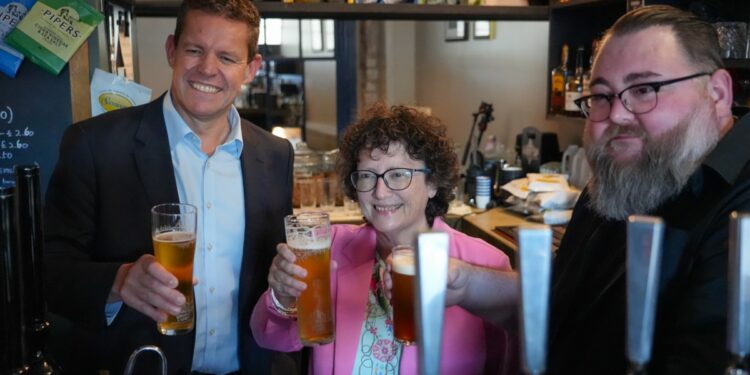 Business rates to be cut by 30% for pubs, cafés, hotels and gyms in Wales